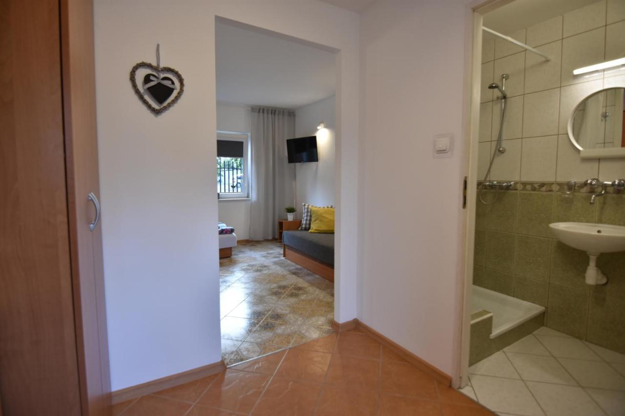 Malinowka Apartment Jantar Bagian luar foto